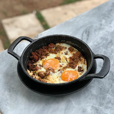 SAHANDA SUCUKLU YUMURTA